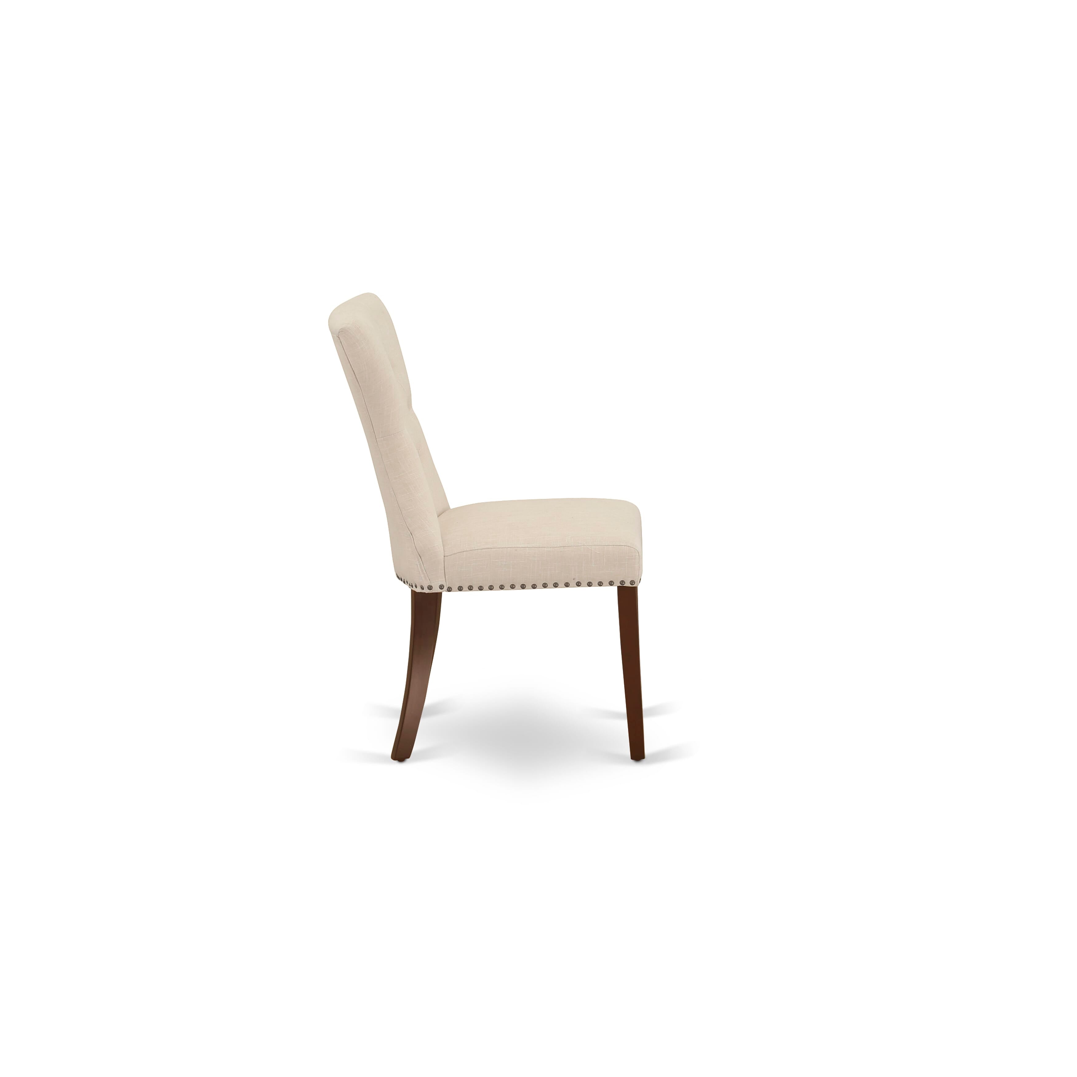 Juego de mesa de comedor moderna de 3 piezas NDGA3-MAH-32 de East West Furniture. Incluye una mesa rectangular de madera con alas abatibles y dos sillas de comedor Parsons de tela de lino beige claro.