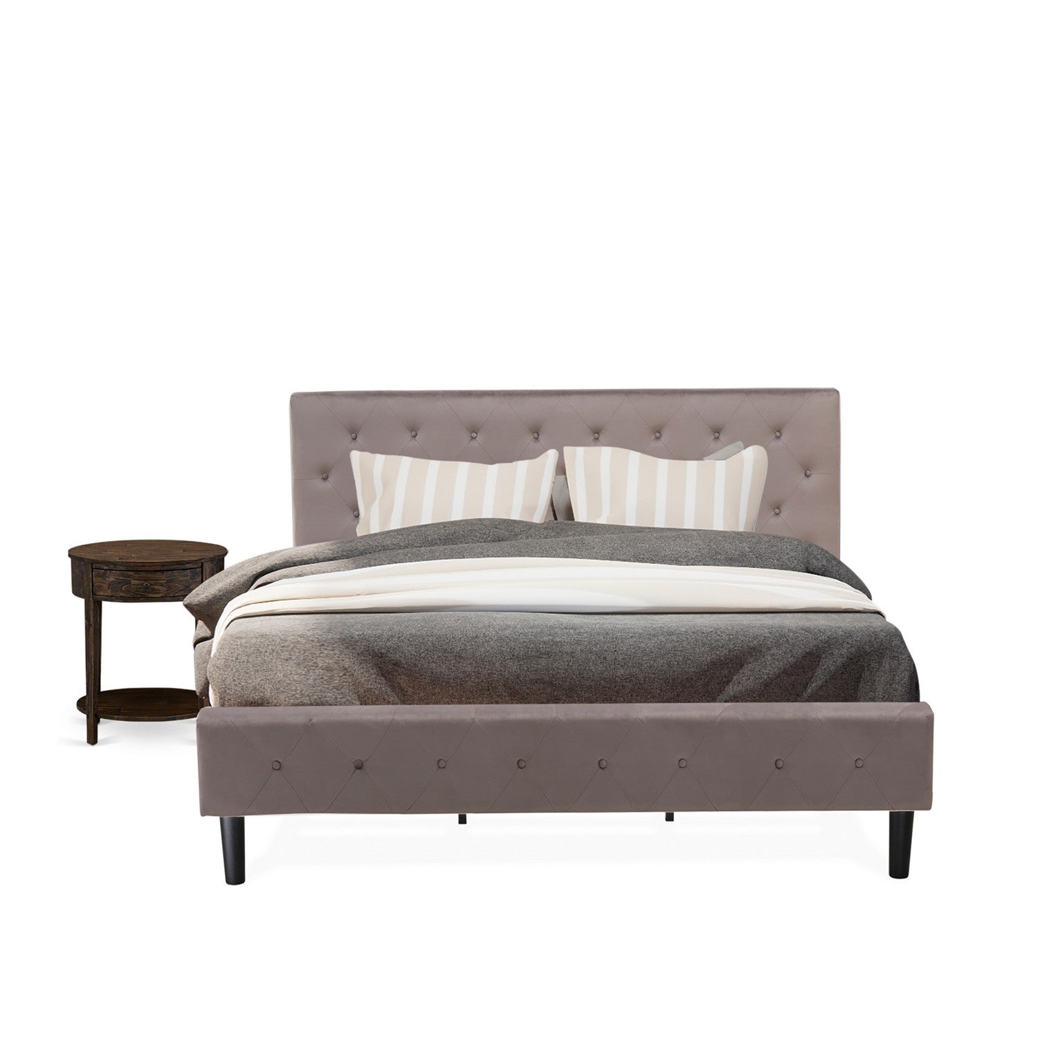 Juego de cama de 2 piezas East West Furniture NL14K-1HI07: estructura de cama tamaño king con botones capitoné, cabecera tapizada en terciopelo marrón topo y mesita de noche con acabado jacobino envejecido.
