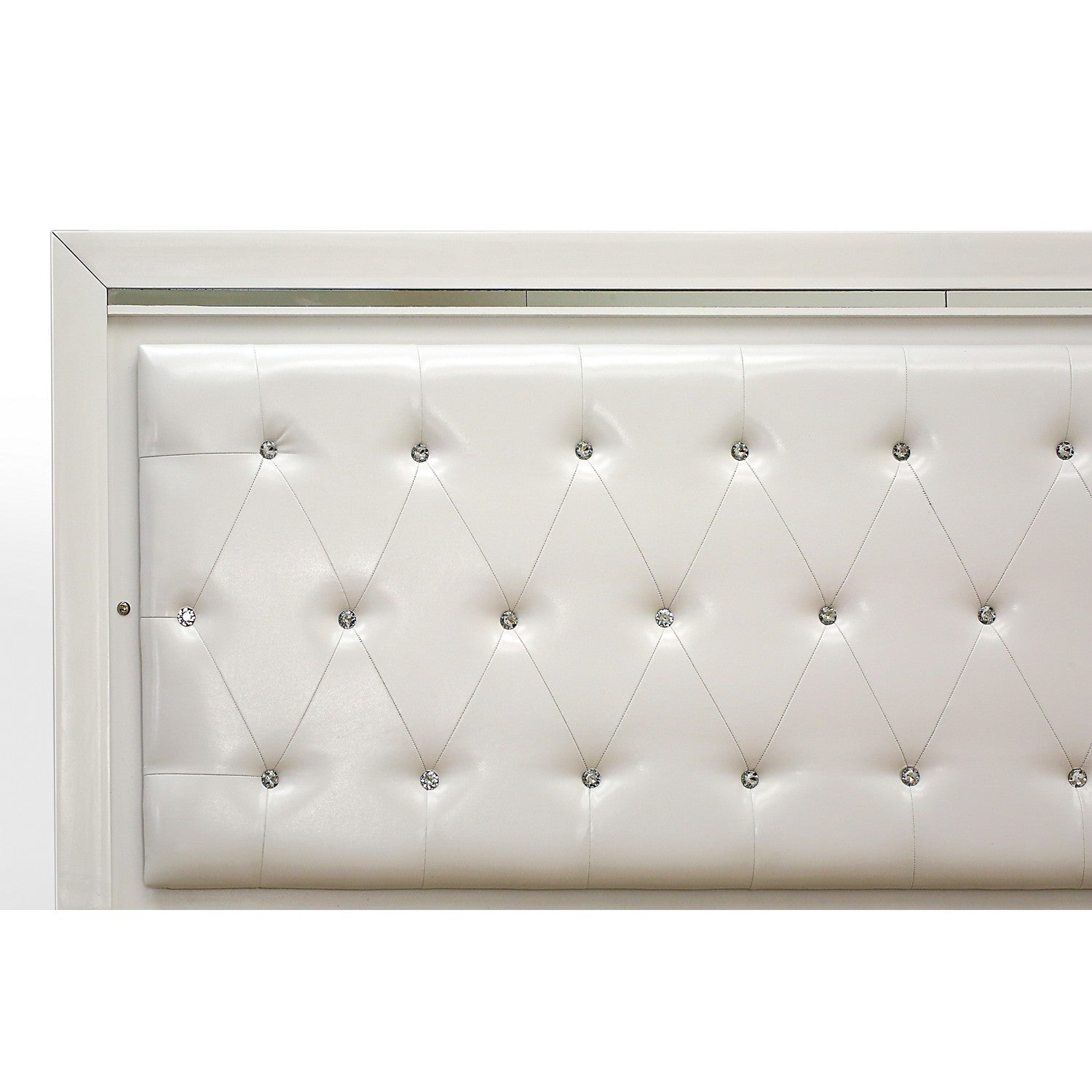 Juego de dormitorio Pandora de 2 piezas de madera tamaño queen con cama queen y cajones Chester de 1 dormitorio, acabado blanco, PA05-QC0000 de East West Furniture