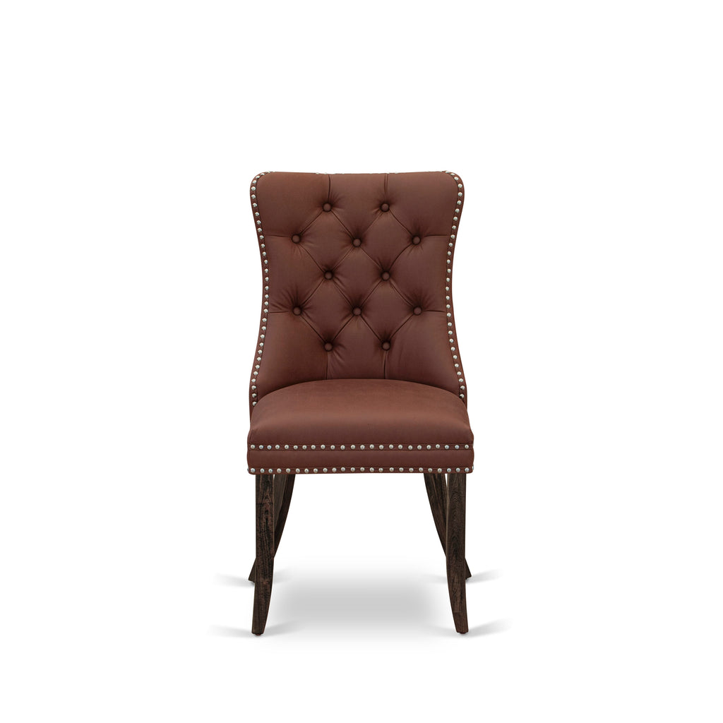 Sillas de comedor Parsons Dallas DAP7F26 de East West Furniture, tapizadas en piel sintética color burdeos con botones capitoné y ribete de tachuelas.