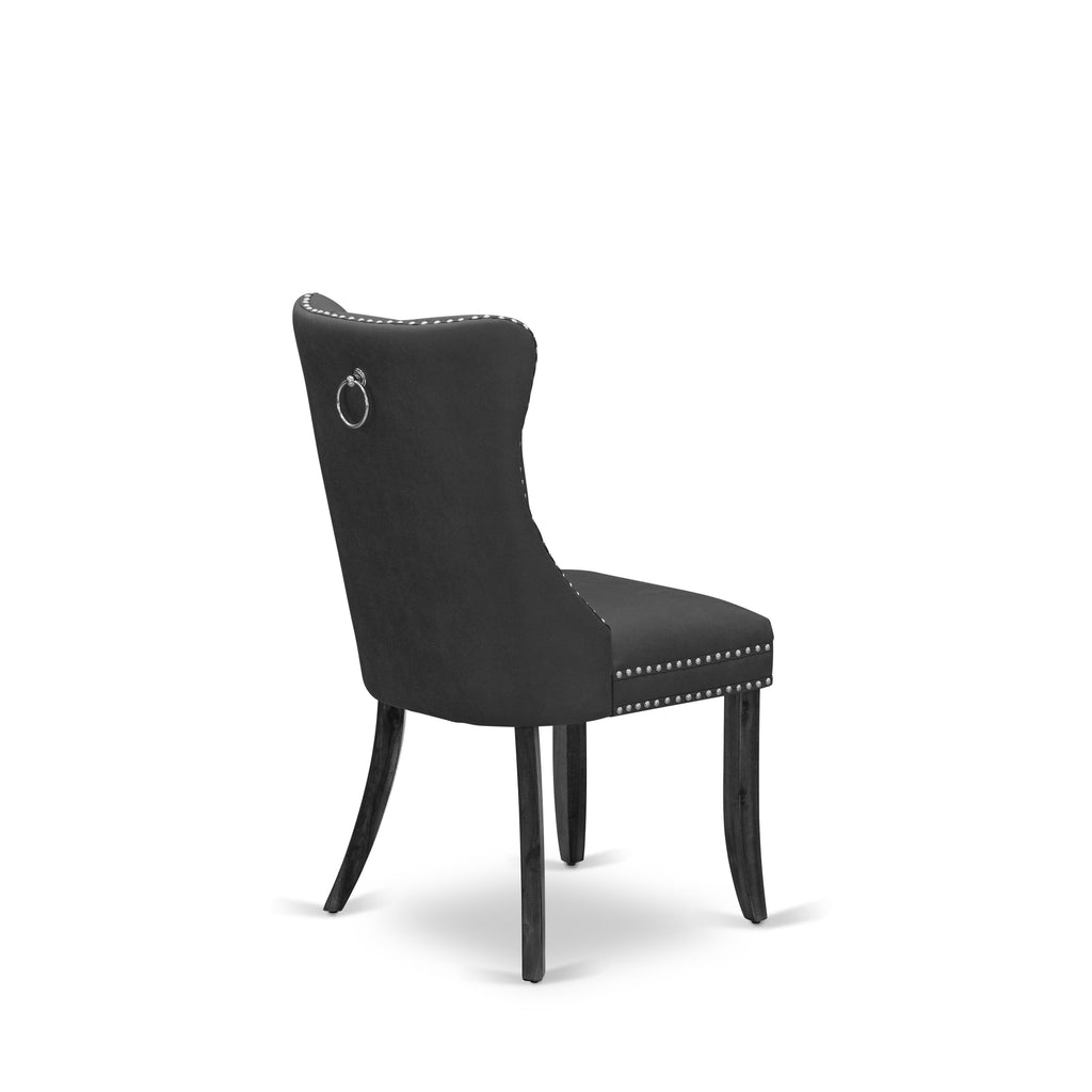 Sillas de comedor Dallas Parson DAP8F26 de East West Furniture, tapizadas en piel sintética color burdeos con botones capitoné y ribete de tachuelas.
