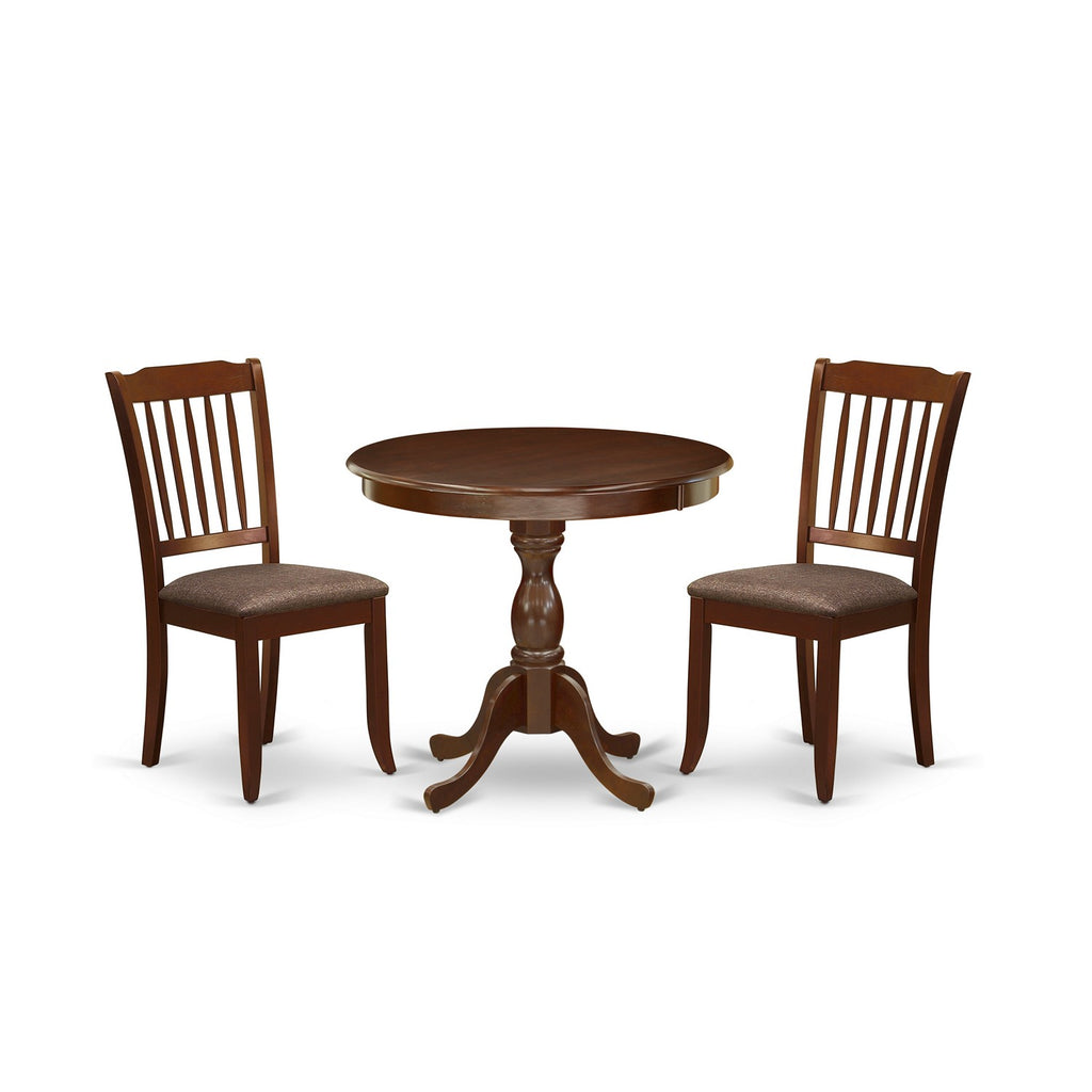 Juego de mesa y sillas de cocina de 3 piezas AMDA3-MAH-C de East West Furniture. Incluye una mesa de comedor redonda con pedestal y 2 sillas tapizadas en tela de lino.