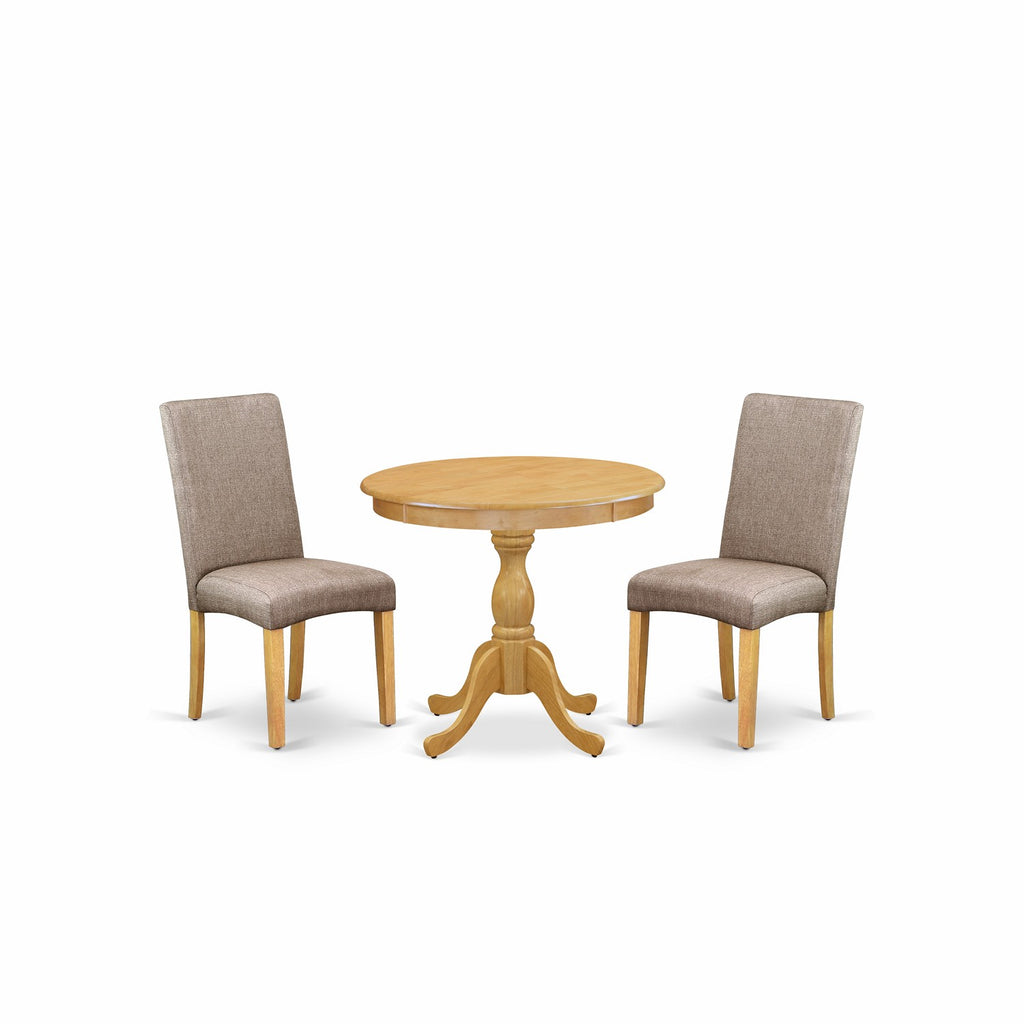 Juego de mesa de comedor de 3 piezas East West Furniture AMDR3-OAK-16. Incluye una mesa de cocina redonda con pedestal y 2 sillas de comedor Parsons de tela de lino color caqui oscuro.