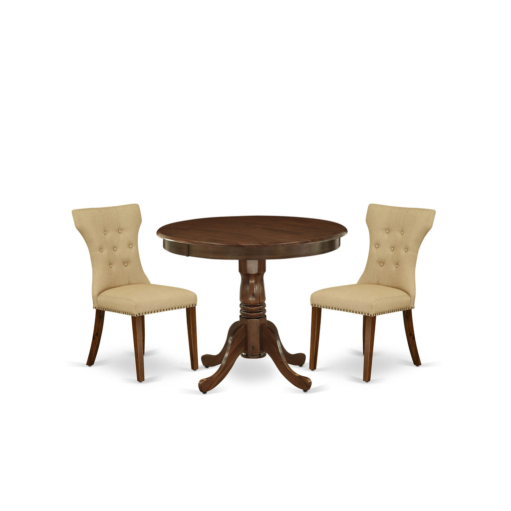 Juego de comedor de 3 piezas ANGA3-AWA-03 de East West Furniture. Contiene una mesa de comedor redonda con pedestal y 2 sillas tapizadas.