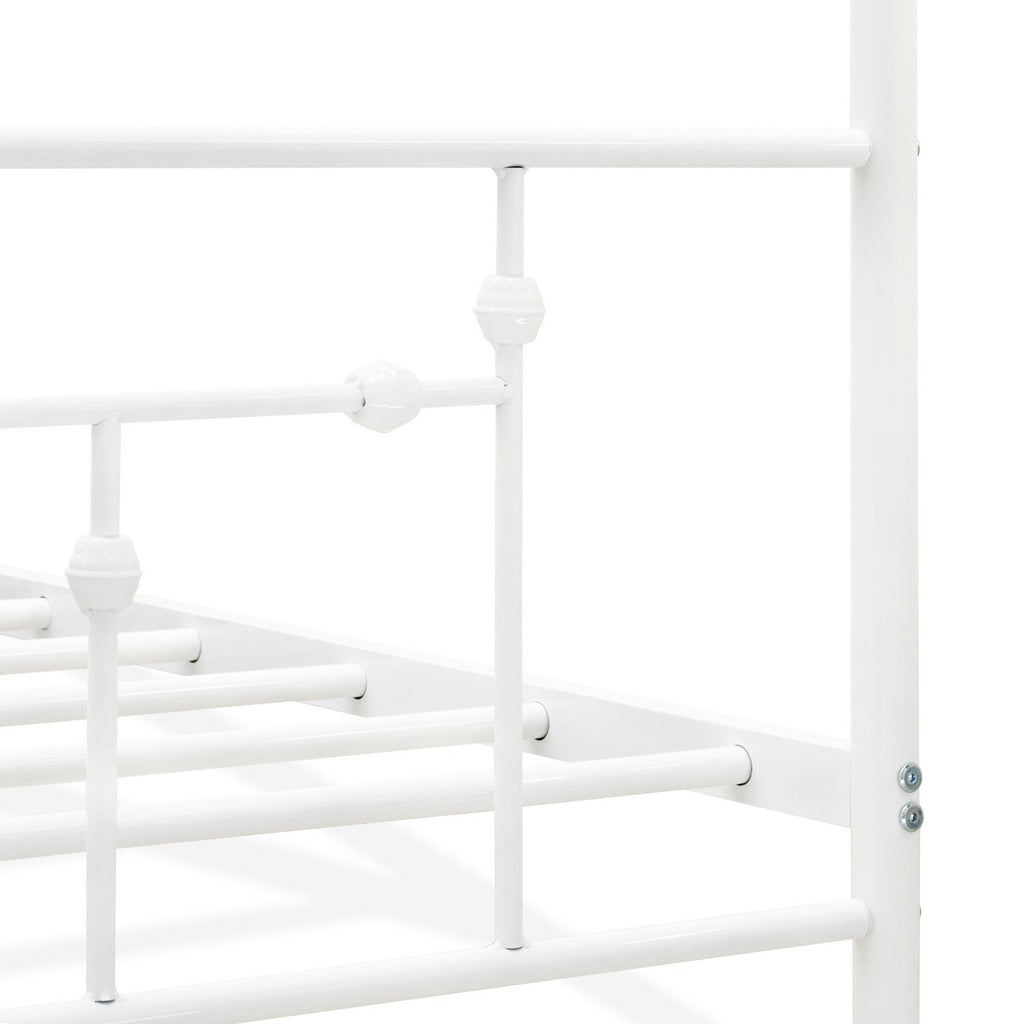 Cama Queen Anniston ATQCWHI de East West Furniture con cabecera y pie de cama de estilo lujoso, estructura de metal con dosel y recubrimiento en polvo blanco.