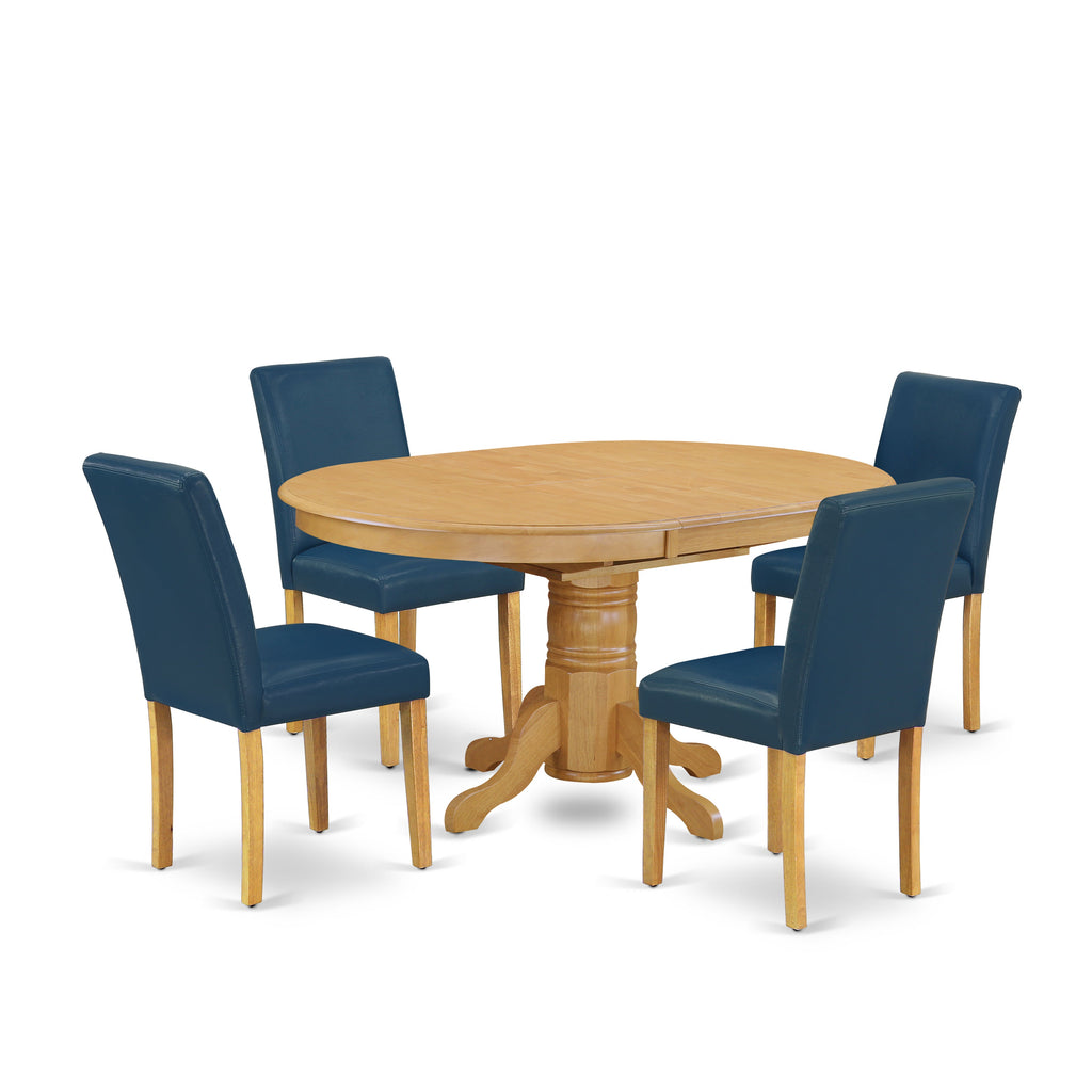 El juego de comedor de 5 piezas East West Furniture AVAB5-OAK-55 incluye una mesa de comedor ovalada con hojas de mariposa y 4 sillas Parson tapizadas en cuero sintético azul oasis.
