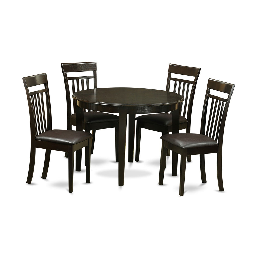 El juego de mesa de comedor de 5 piezas BOCA5-CAP-LC de East West Furniture incluye una mesa redonda de madera y 4 sillas de comedor de cocina de cuero sintético.