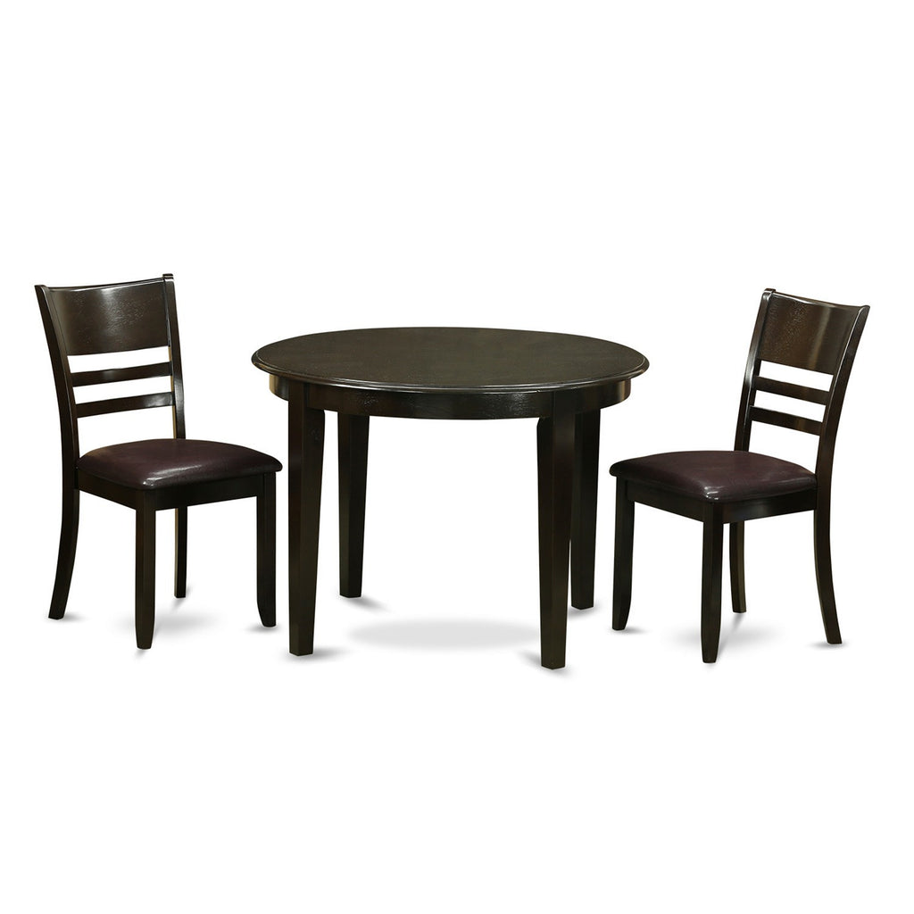 Juego de mesa de comedor de 3 piezas East West Furniture BOLY3-CAP-LC. Contiene una mesa de cocina redonda y 2 sillas de comedor tapizadas en piel sintética.