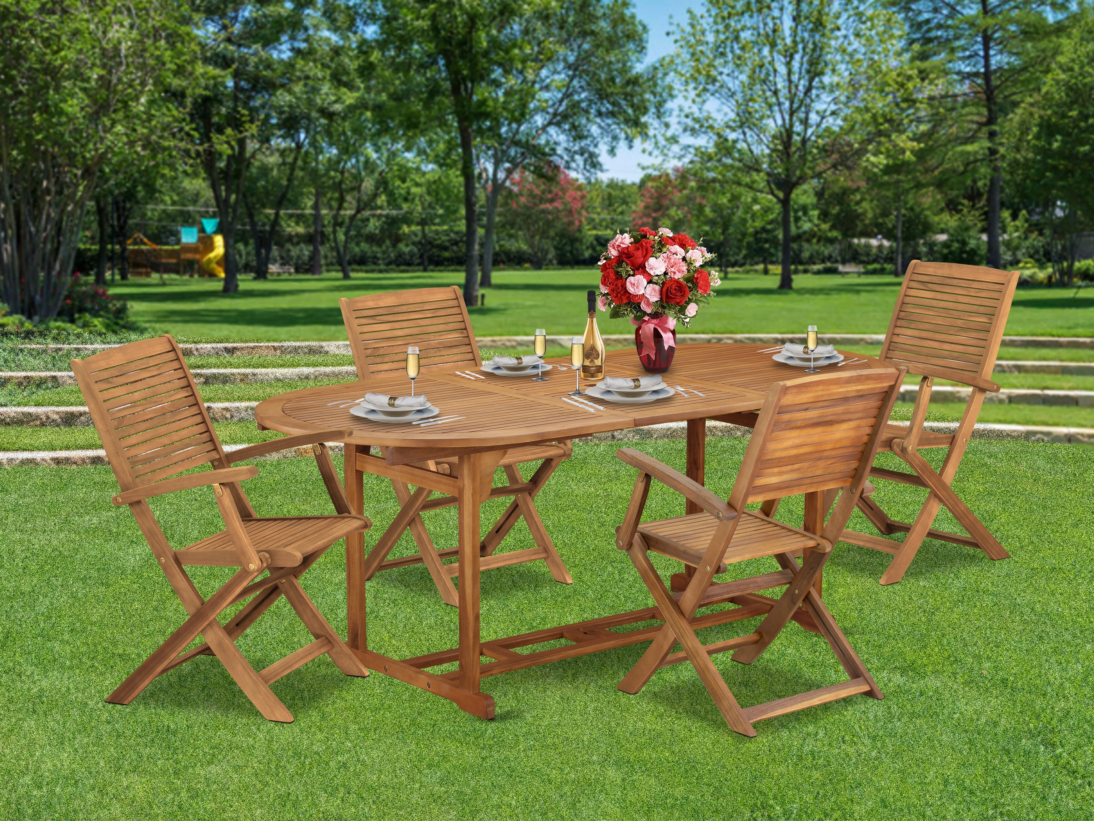 Los juegos de comedor para patio al aire libre de 5 piezas BSHD5CANA de East West Furniture constan de una mesa ovalada de madera de acacia y 4 sillas plegables.