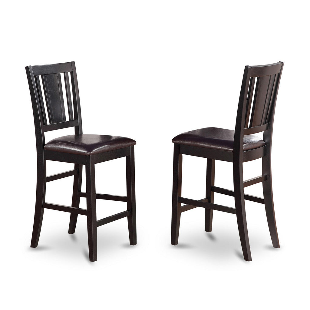 Juego de mesa de comedor de 3 piezas con altura de mostrador BUCK3-BLK-LC de East West Furniture. Contiene una mesa de cocina rectangular y 2 sillas de comedor tapizadas en piel sintética.