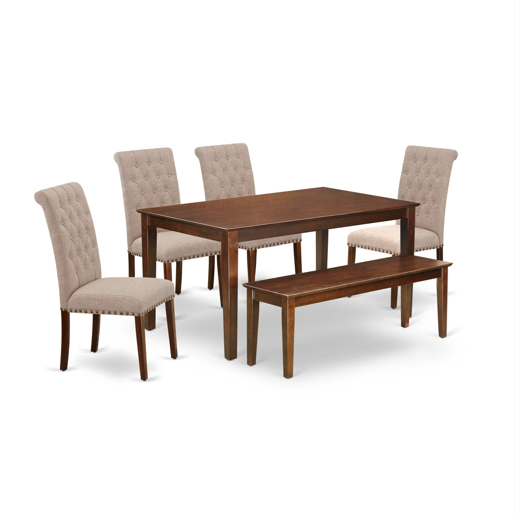 Juego de mesa de cocina de 6 piezas East West Furniture CABR6-MAH-04. Contiene una mesa de comedor rectangular y 4 sillas tapizadas en tela de lino color tostado claro con un banco.