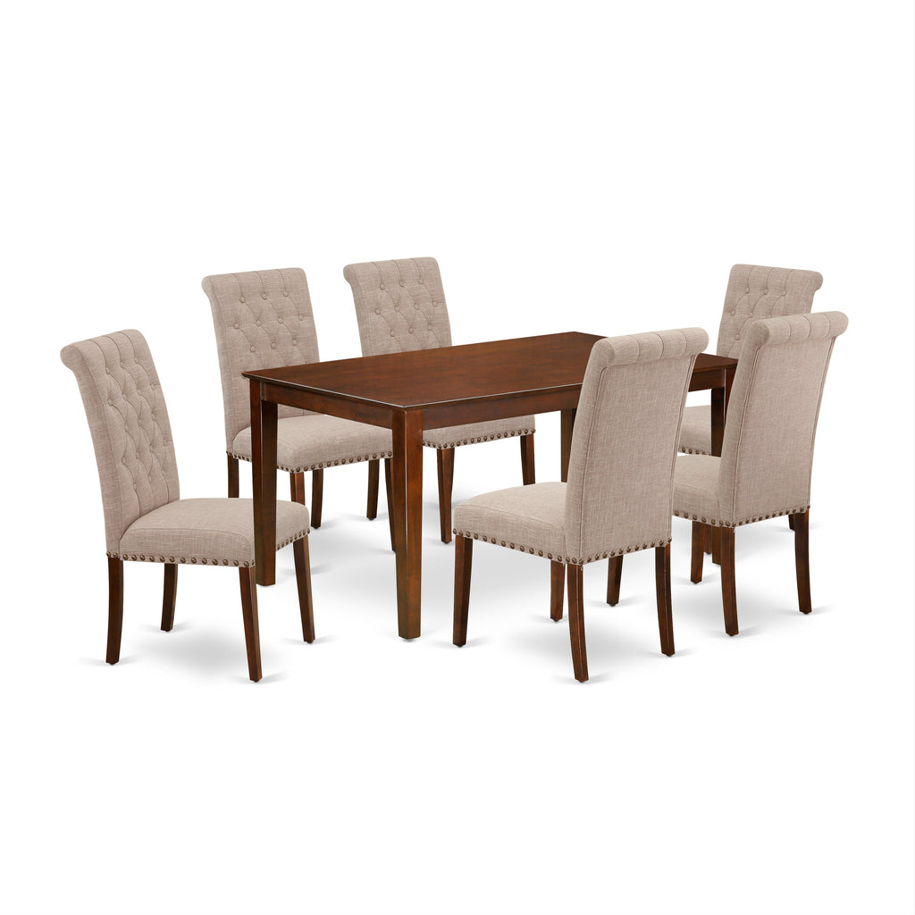 Juego de mesa de comedor East West Furniture CABR7-MAH-04 de 7 piezas compuesto por una mesa de cocina rectangular y 6 sillas de comedor Parson de tela de lino color tostado claro.