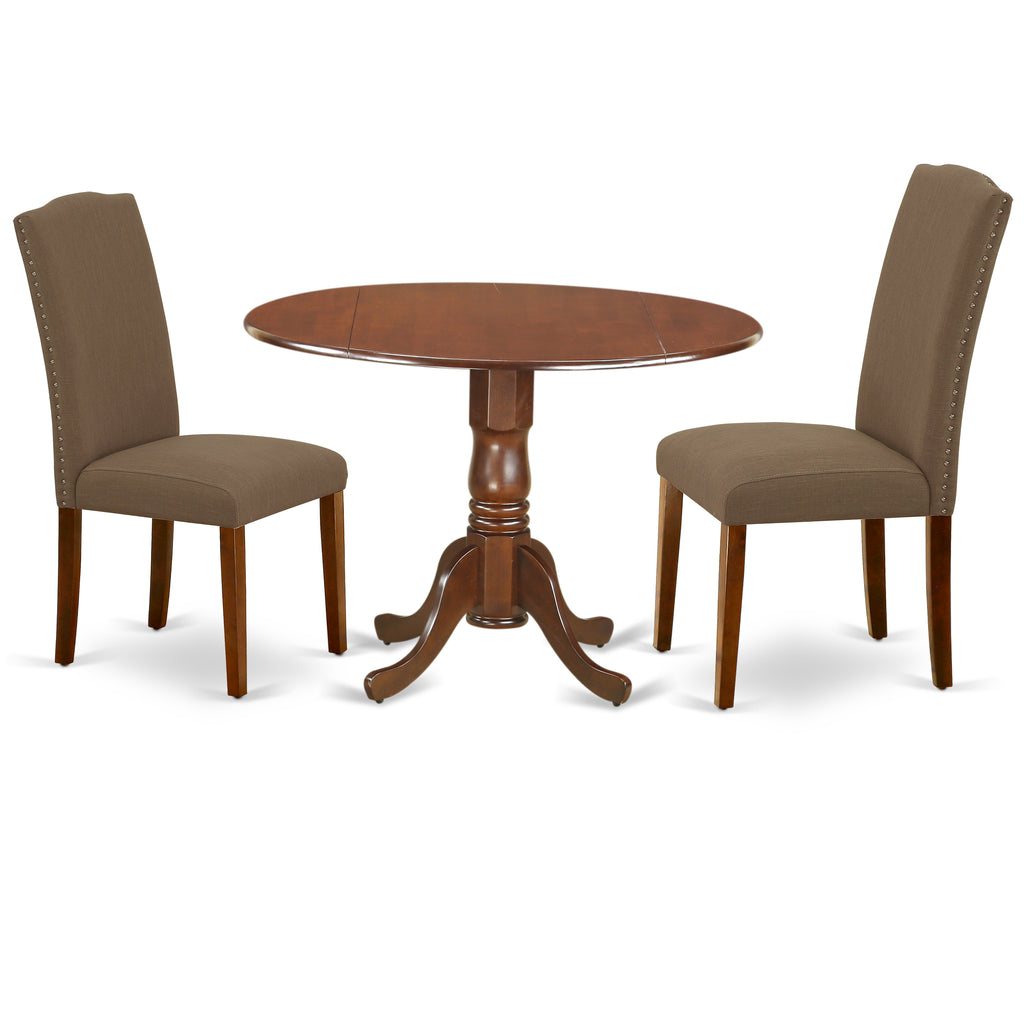 Juego de comedor de 3 piezas East West Furniture DLEN3-MAH-18. Incluye una mesa de comedor redonda con alas abatibles y dos sillas Parsons de tela de lino color café oscuro.