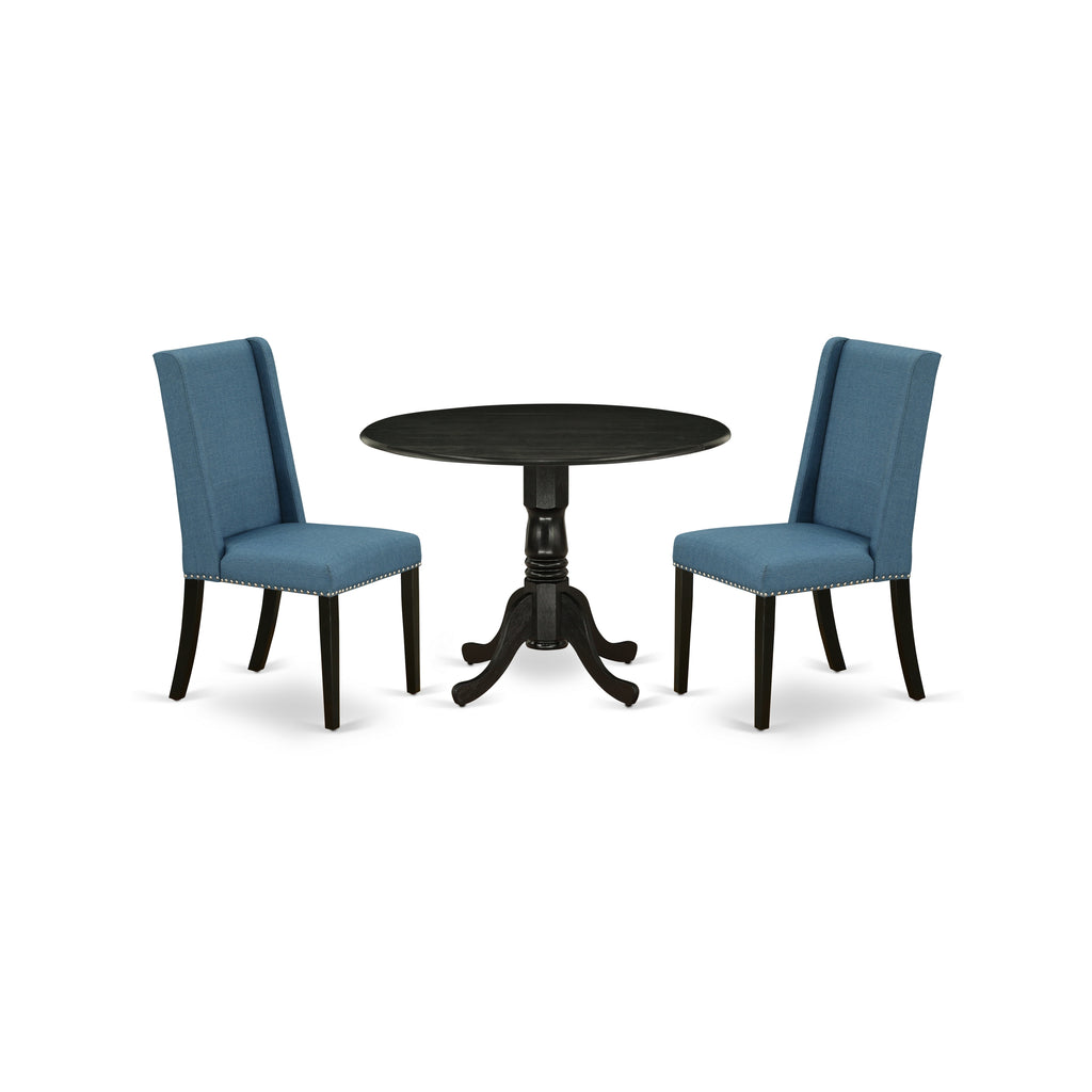 Juego de mesa de comedor de 3 piezas DLFL3-ABK-21 de East West Furniture. Incluye una mesa de cocina redonda con alas abatibles y dos sillas de comedor Parsons de tela de lino azul.