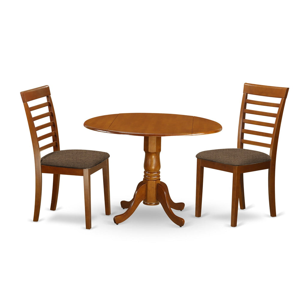 Juego de comedor de 3 piezas DLML3-SBR-C de East West Furniture. Incluye una mesa de comedor redonda con alas abatibles y dos sillas de cocina tapizadas en tela de lino.