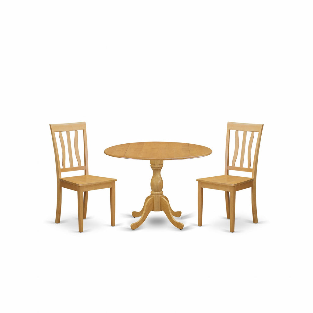 Juego de mesa y sillas de cocina de 3 piezas DMAN3-OAK-W de East West Furniture. Contiene una mesa de comedor redonda con alas abatibles y 2 sillas con asiento de madera maciza.