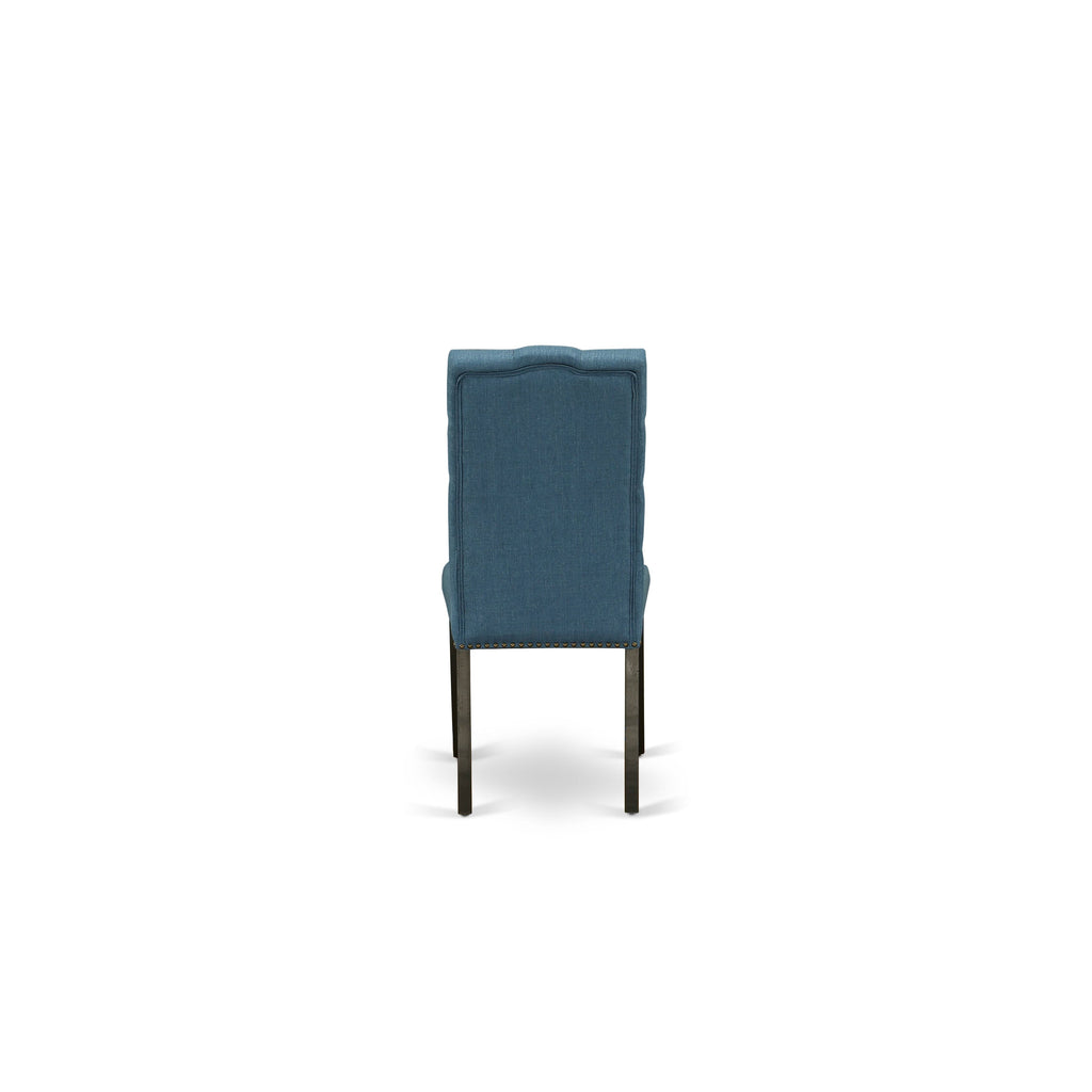 Juego de comedor de 11 piezas East West Furniture LAEL11-81-21. Incluye una mesa de comedor rectangular con diseño de hojas de mariposa y 10 sillas Parson tapizadas en tela de lino azul.