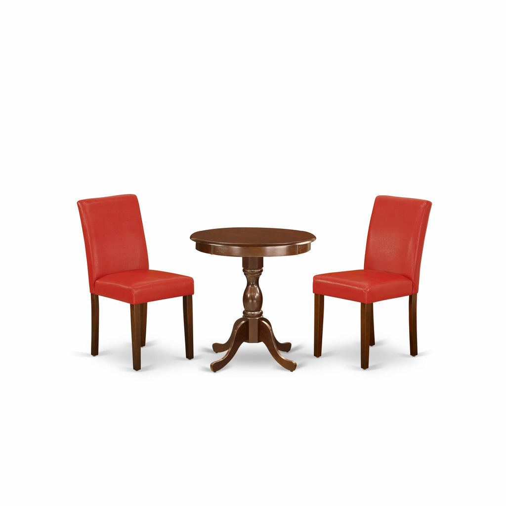 Juego de comedor de 3 piezas ESAB3-MAH-72 de East West Furniture. Incluye una mesa de comedor redonda con pedestal y dos sillas Parson tapizadas en cuero sintético rojo ladrillo refractario.