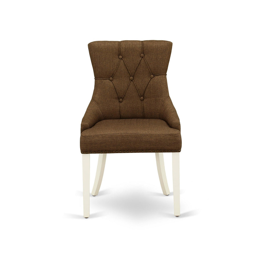 Juego de mesa de comedor de 3 piezas East West Furniture MZFR3-LWH-18. Incluye una mesa de comedor rectangular con alas abatibles y dos sillas Parsons de tela de lino marrón.