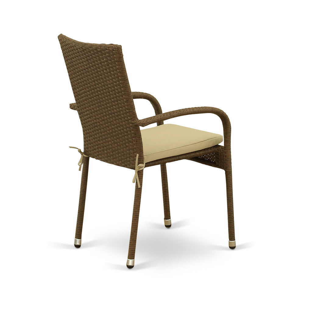 Los juegos de conversación para patio al aire libre JUGU7-02A de 7 piezas de East West Furniture constan de una mesa de comedor rectangular de mimbre con tapa de vidrio y 6 sillones de jardín con cojín.