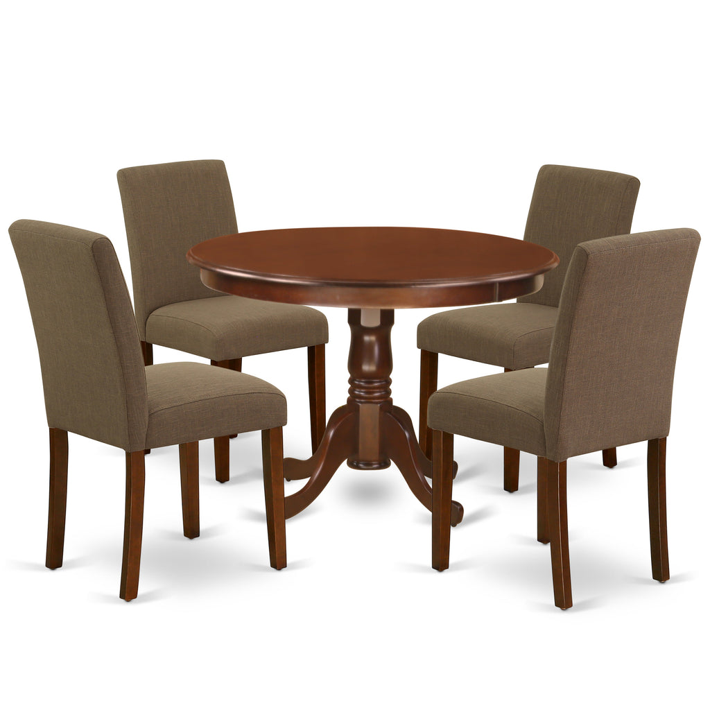 Juego de mesa y sillas de cocina de 5 piezas East West Furniture HLAB5-MAH-18. Incluye una mesa de comedor redonda con pedestal y 4 sillas de comedor Parsons de tela de lino color café.