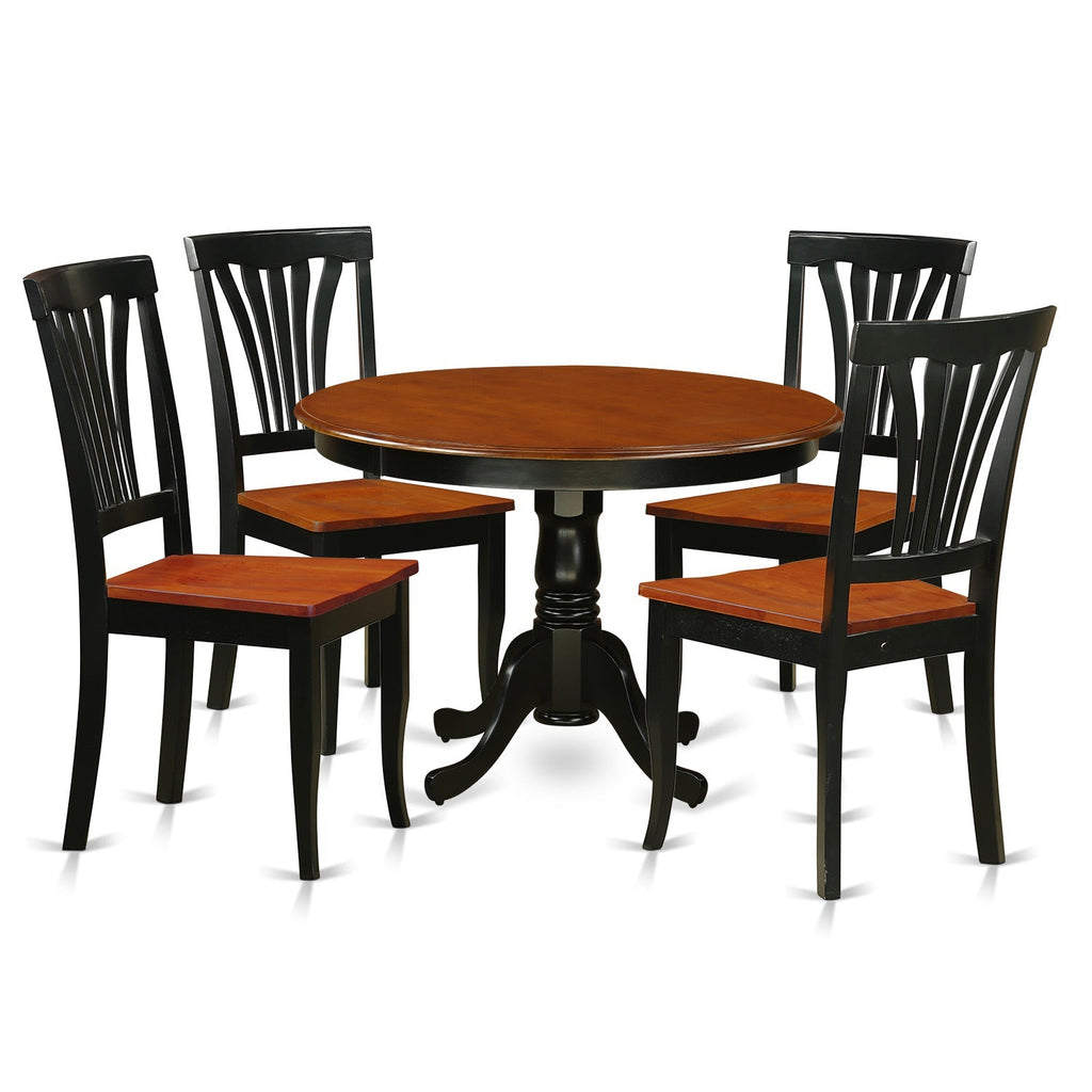 El juego de mesa de comedor moderno de 5 piezas East West Furniture HLAV5-BCH-W incluye una mesa redonda de madera con pedestal y 4 sillas de comedor de cocina.