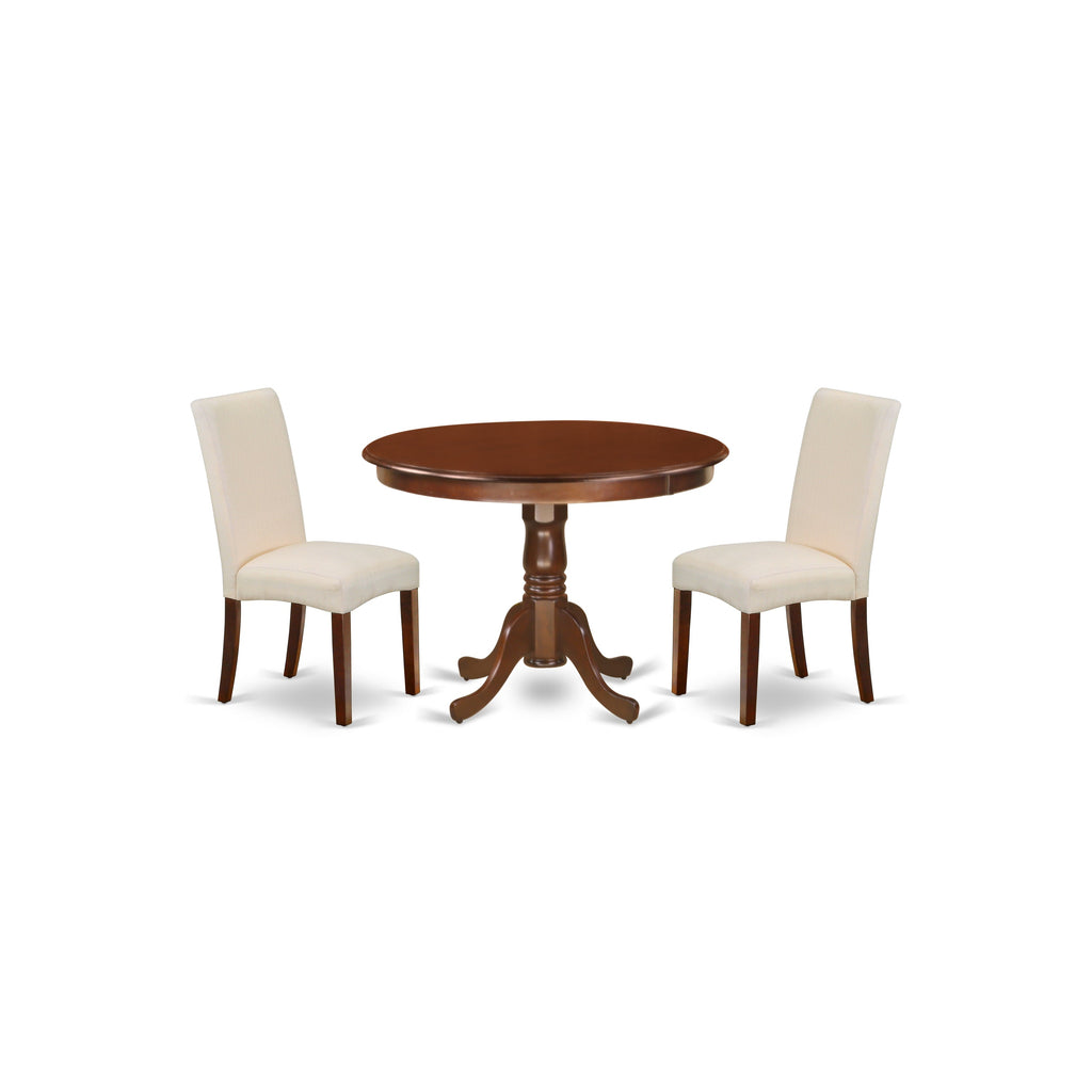 Juego de mesa de comedor moderna de 3 piezas East West Furniture HLDR3-MAH-01. Incluye una mesa redonda de madera con pedestal y dos sillas de comedor Parson de tela de lino color crema.
