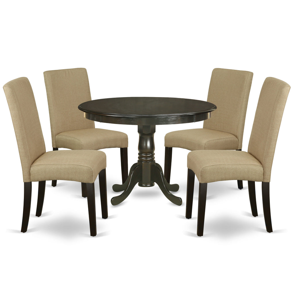 Juego de comedor de 5 piezas East West Furniture HLDR5-CAP-03. Incluye una mesa de comedor redonda con pedestal y 4 sillas Parson tapizadas en tela de lino marrón.