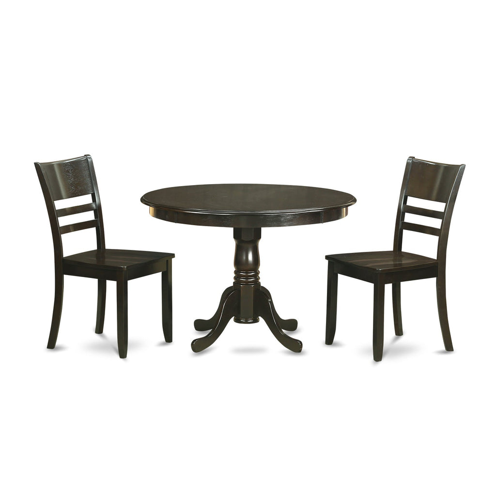 Juego de mesa de cocina de 3 piezas East West Furniture HLLY3-CAP-W para espacios pequeños. Contiene una mesa de comedor redonda con pedestal y 2 sillas de comedor.