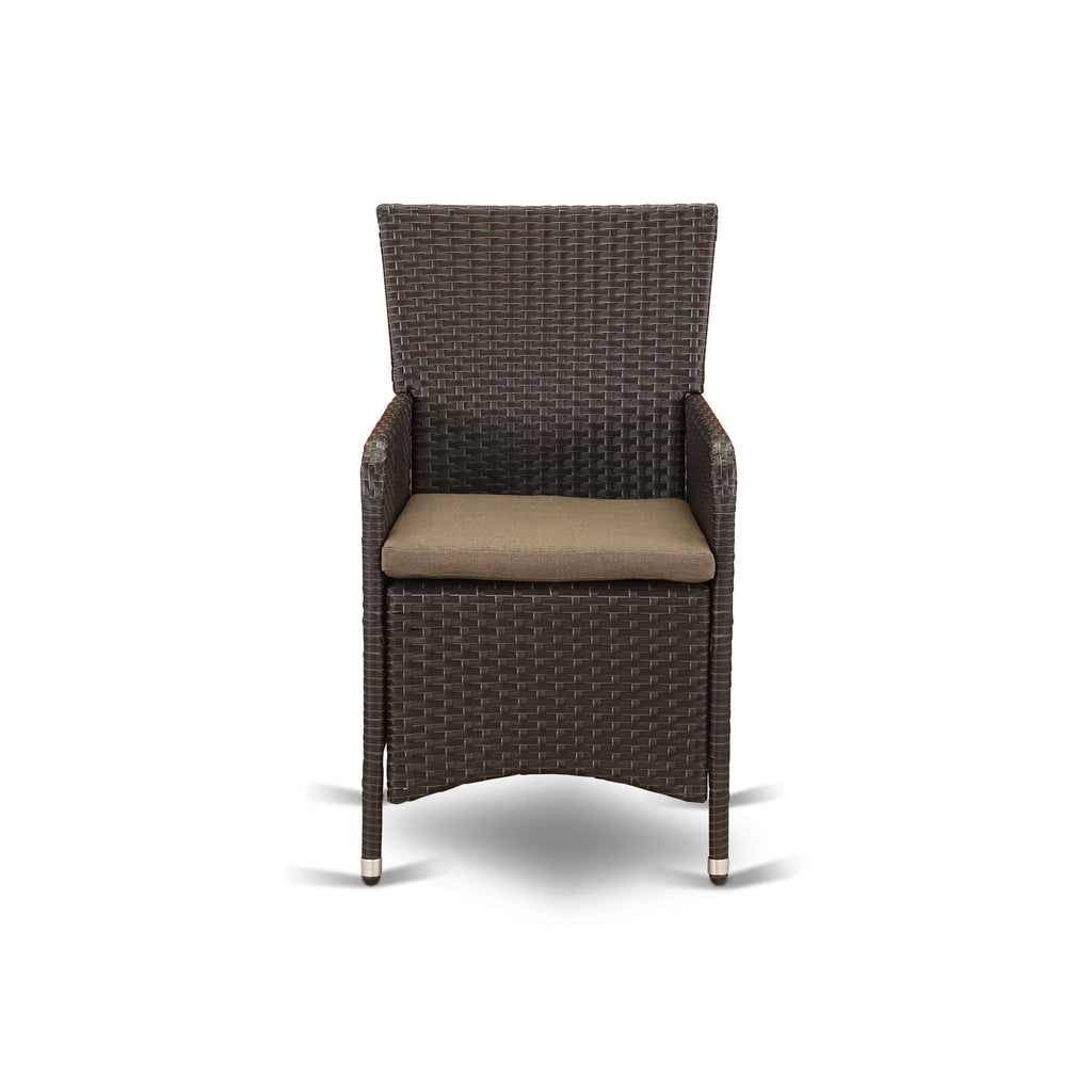 Los conjuntos de conversación para patio al aire libre de 7 piezas MALU7-63S de East West Furniture constan de una mesa de comedor rectangular de mimbre con tapa de vidrio y 6 sillones de jardín con cojín.