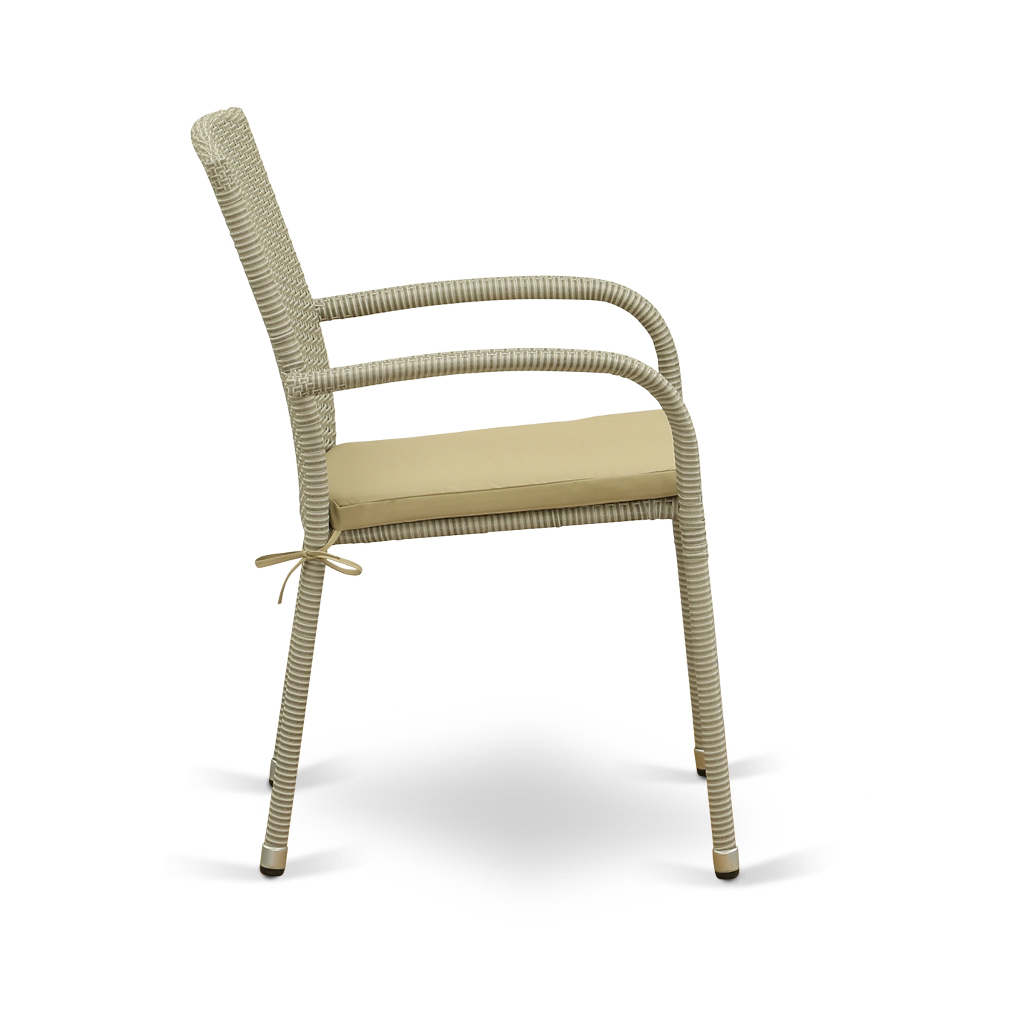 Los juegos de muebles de patio de mimbre para exterior JUJU7-03A de East West Furniture de 7 piezas constan de una mesa de comedor tipo bistró rectangular con tapa de vidrio y 6 sillones de balcón con cojín.