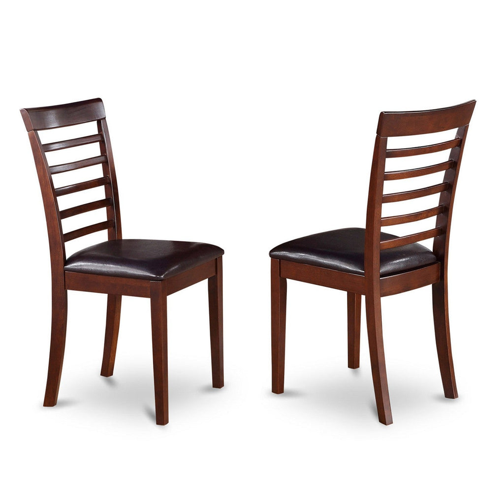 Juego de comedor de 3 piezas East West Furniture MZML3-MAH-LC. Incluye una mesa de comedor rectangular con alas abatibles y dos sillas tapizadas en piel sintética.