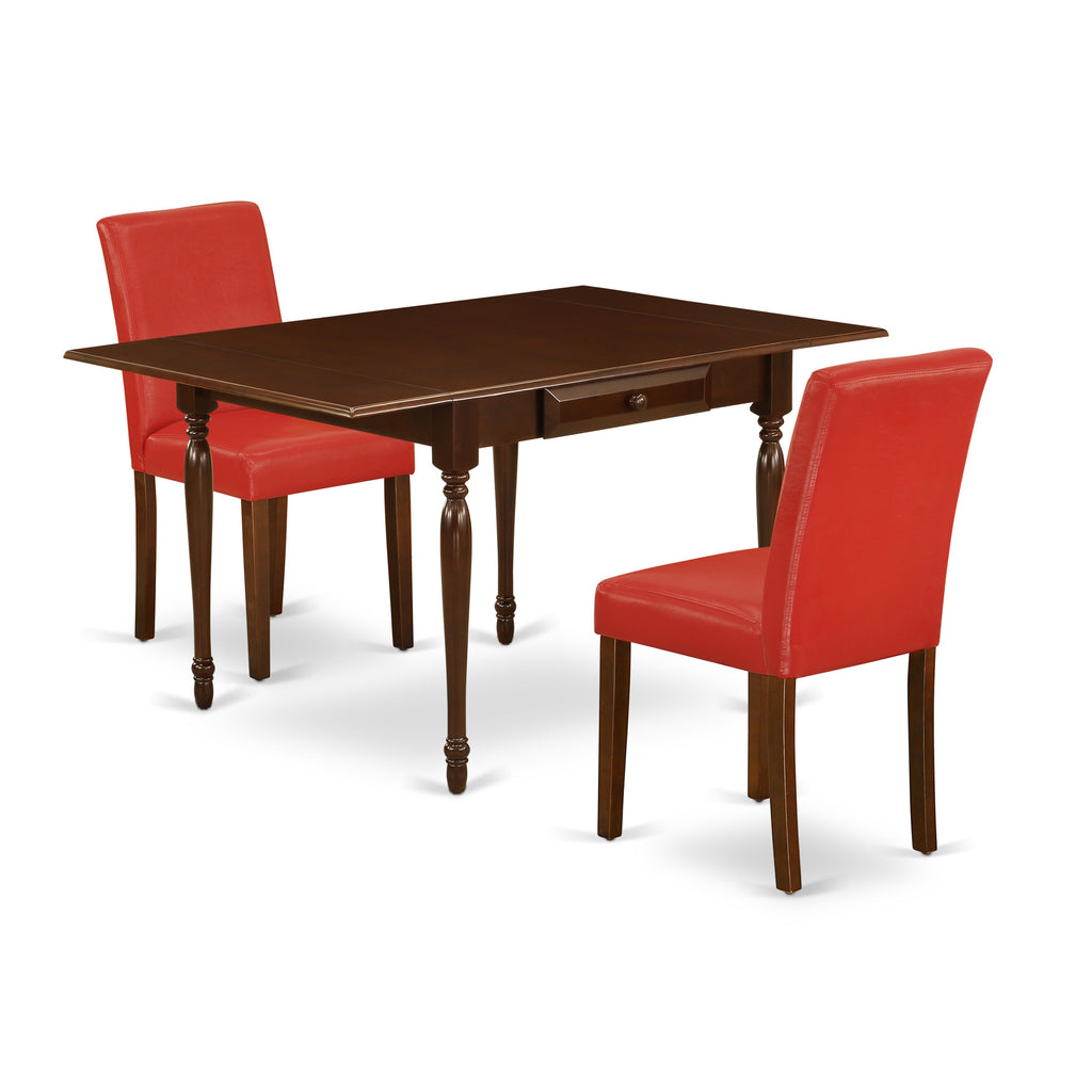 Juego de comedor de 3 piezas East West Furniture 1MZAB3-MAH-72 para espacios pequeños. Incluye una mesa de madera y dos sillas Parsons de cuero sintético color rojo ladrillo refractario, mesa abatible con respaldo completo y acabado caoba.