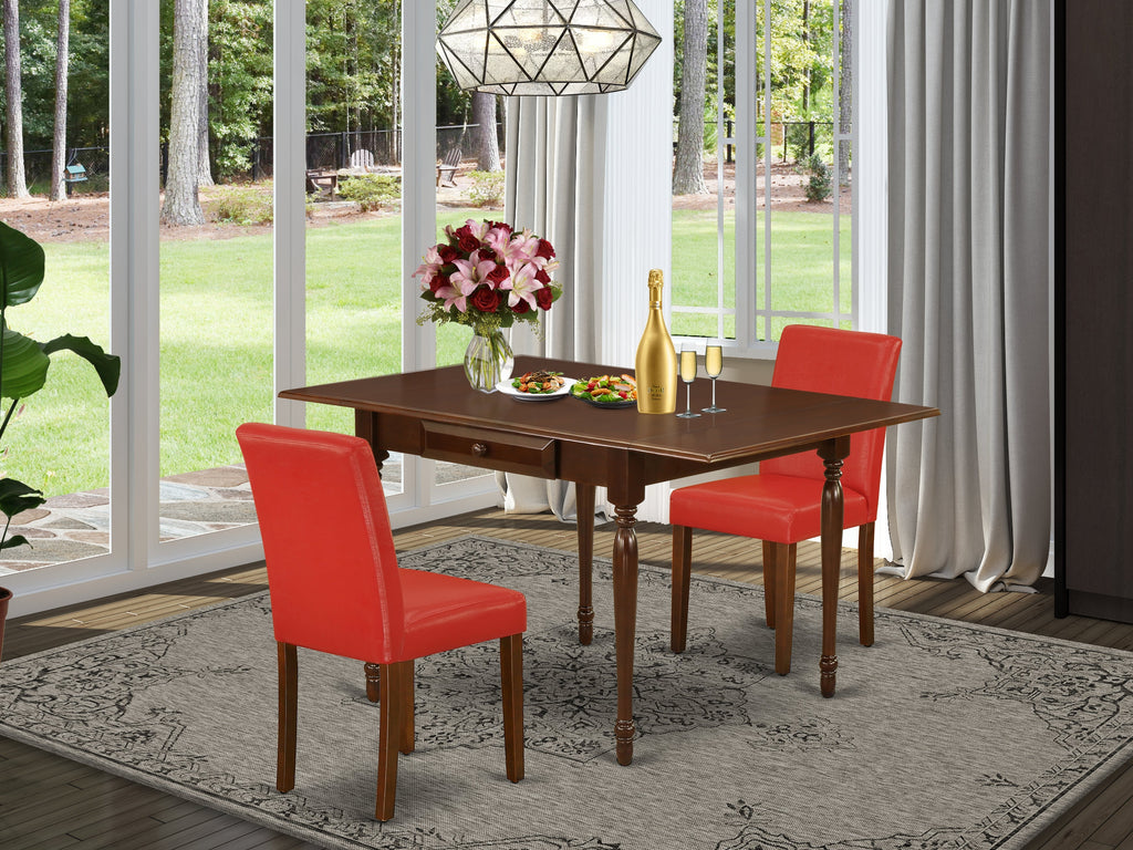 Juego de comedor de 3 piezas East West Furniture 1MZAB3-MAH-72 para espacios pequeños. Incluye una mesa de madera y dos sillas Parsons de cuero sintético color rojo ladrillo refractario, mesa abatible con respaldo completo y acabado caoba.