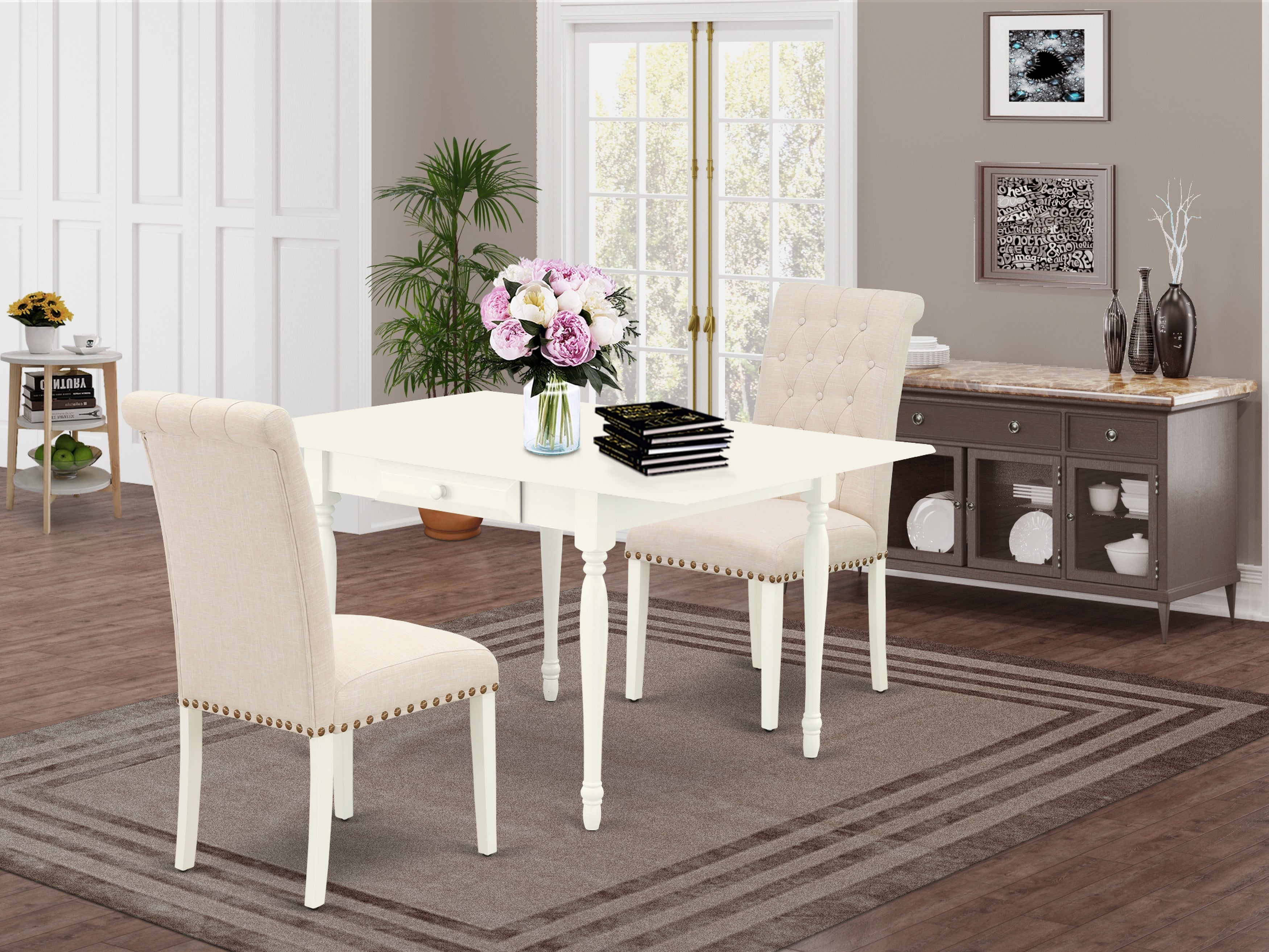 Juego de mesa de comedor de 3 piezas East West Furniture 1MZBR3-LWH-02. Incluye una mesa de cocina y dos sillas Parsons con tela de lino color beige claro, mesa abatible con sillas de respaldo completo y acabado blanco lino.