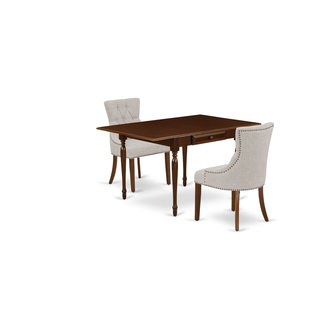 Juego de mesa y sillas de cocina de 3 piezas MZFR3-MAH-05 de East West Furniture. Incluye una mesa de comedor rectangular con alas abatibles y dos sillas Parson de tela de lino y piel de venado.