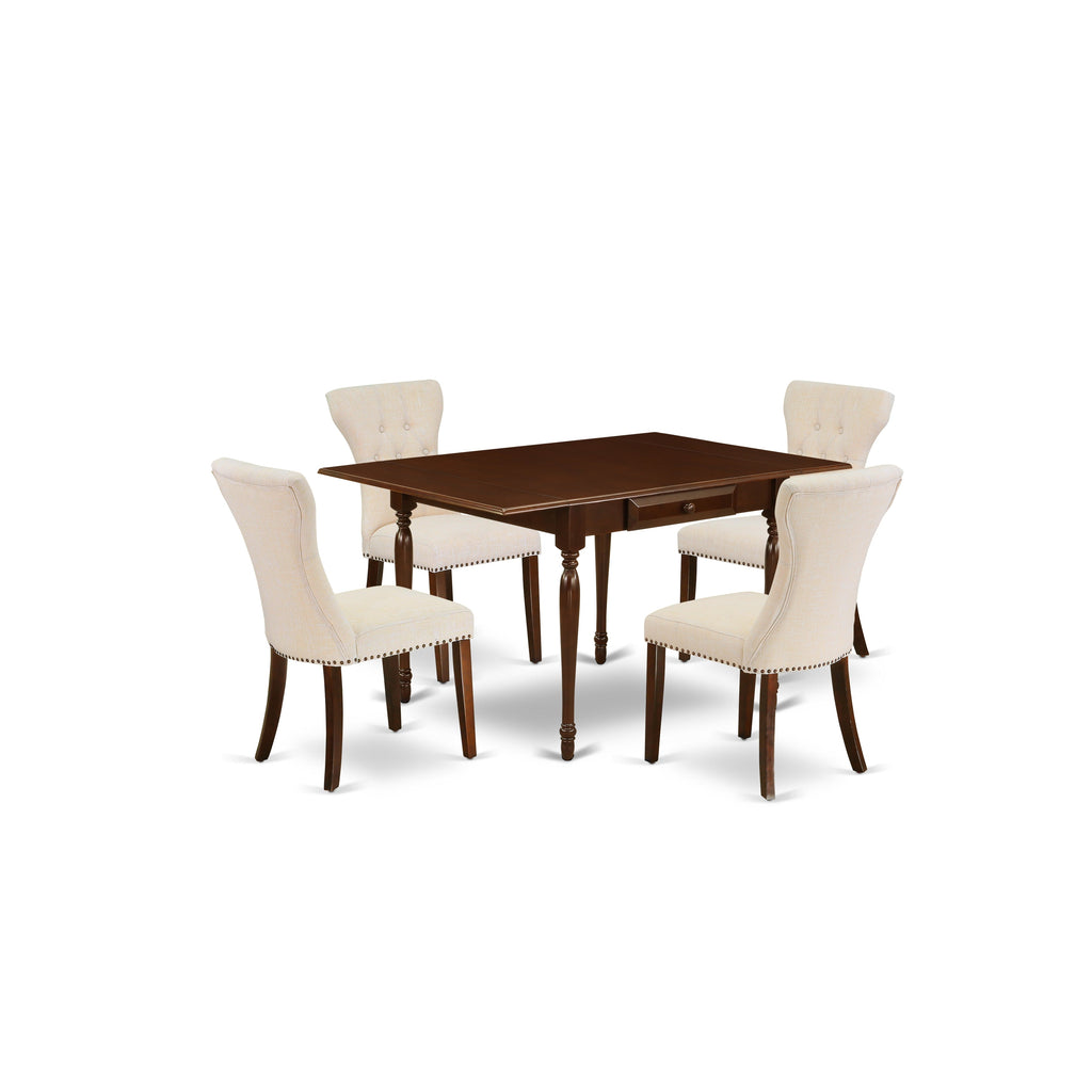 Juego de comedor de 5 piezas East West Furniture MZGA5-MAH-32. Incluye una mesa de comedor rectangular con alas abatibles y 4 sillas Parson tapizadas en tela de lino beige claro.