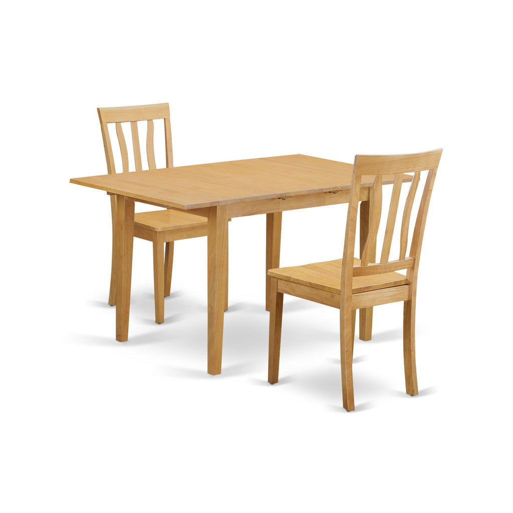 Juego de mesa de comedor de 3 piezas East West Furniture NOAN3-OAK-W. Incluye una mesa rectangular de madera con diseño de hojas de mariposa y 2 sillas de comedor de cocina.