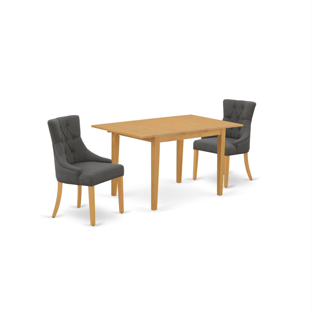Juego de comedor de 3 piezas East West Furniture NOFR3-OAK-20 que incluye una mesa rectangular de madera con diseño de hojas de mariposa y dos sillas de comedor Parson de tela de lino Gotham oscuro.