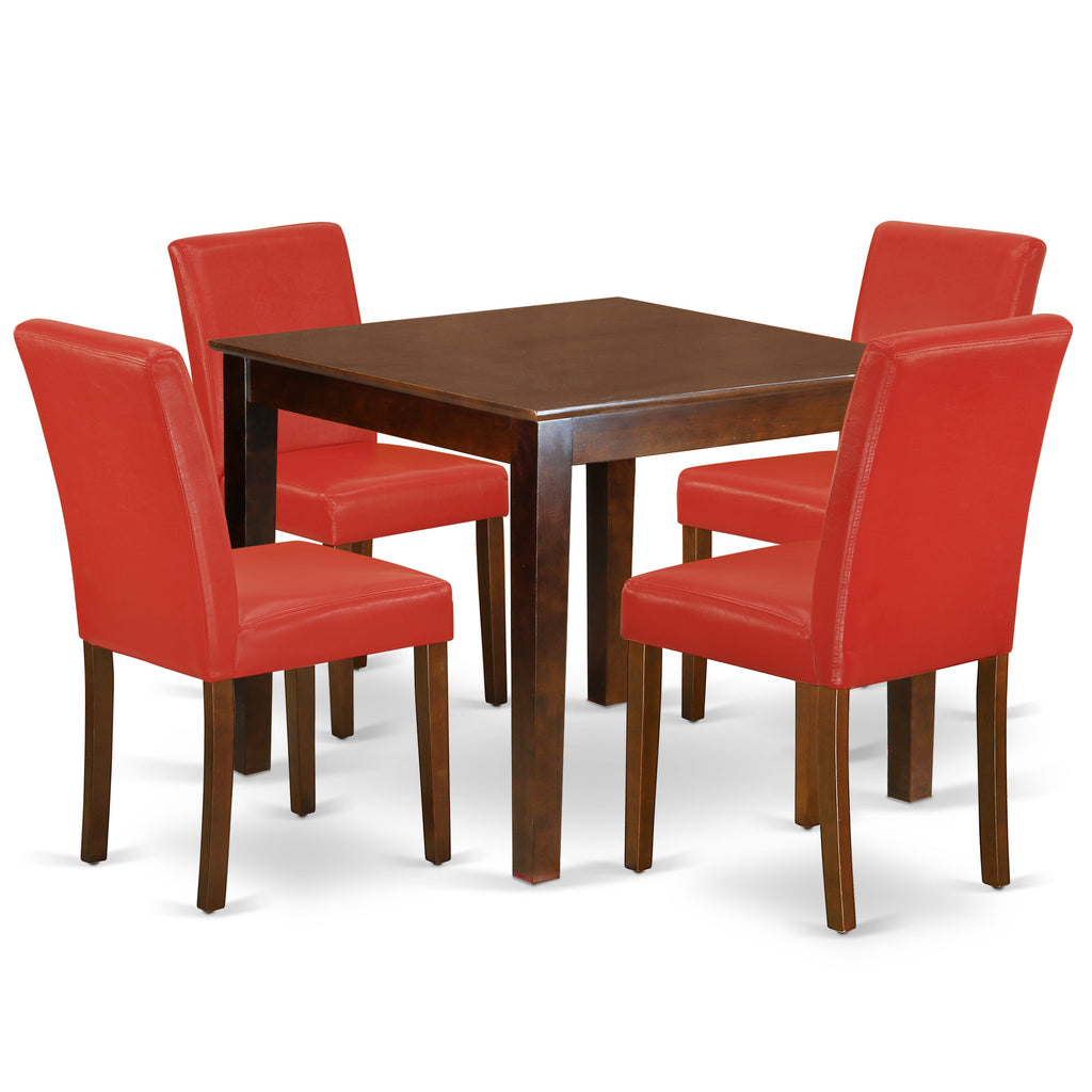 Juego de mesa de comedor moderna de 5 piezas East West Furniture OXAB5-MAH-72. Incluye una mesa cuadrada de madera y 4 sillas de comedor Parson de cuero sintético rojo ladrillo refractario.