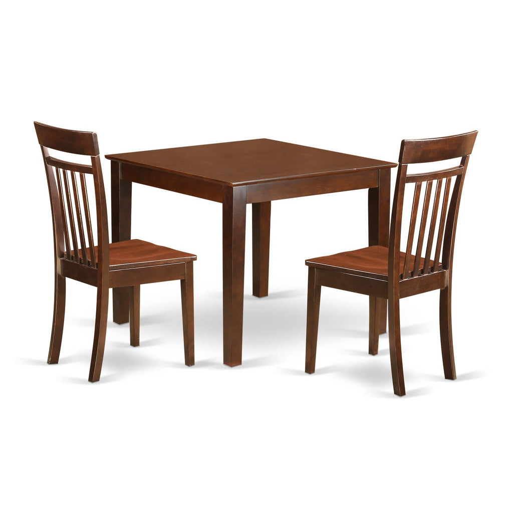 Juego de mesa de cocina de 3 piezas East West Furniture OXCA3-MAH-W para espacios pequeños. Contiene una mesa de comedor cuadrada y dos sillas con asiento de madera maciza.