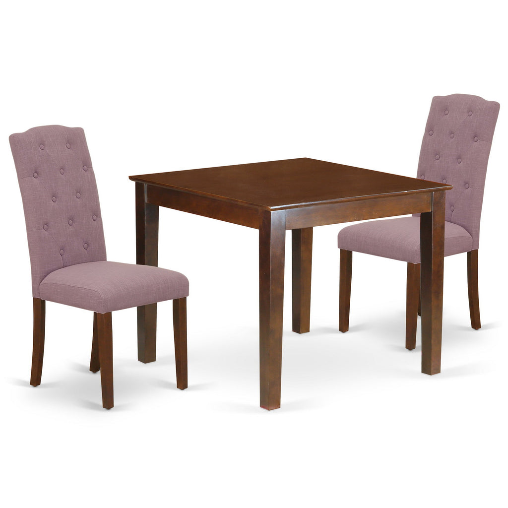 Juego de mesa de cocina de 3 piezas East West Furniture OXCE3-MAH-10 para espacios pequeños. Incluye una mesa de comedor cuadrada y dos sillas tapizadas en tela de lino Dahlia.