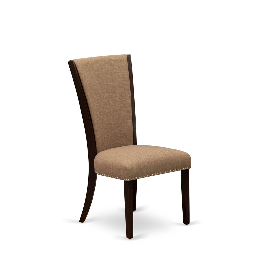 El juego de mesa de comedor de 5 piezas East West Furniture MZVE5-MAH-47 incluye una mesa de comedor rectangular con alas abatibles y 4 sillas tapizadas en tela de lino color sable claro.